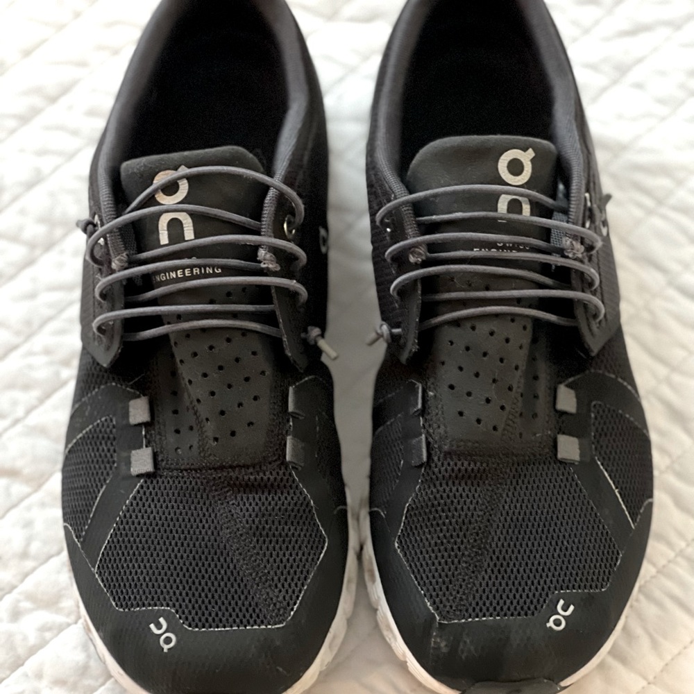 On Running On Cloud black and white shoes- size 8.5